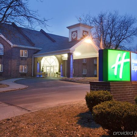 Holiday Inn Express Des Moines-At Drake University, An Ihg Hotel Экстерьер фото